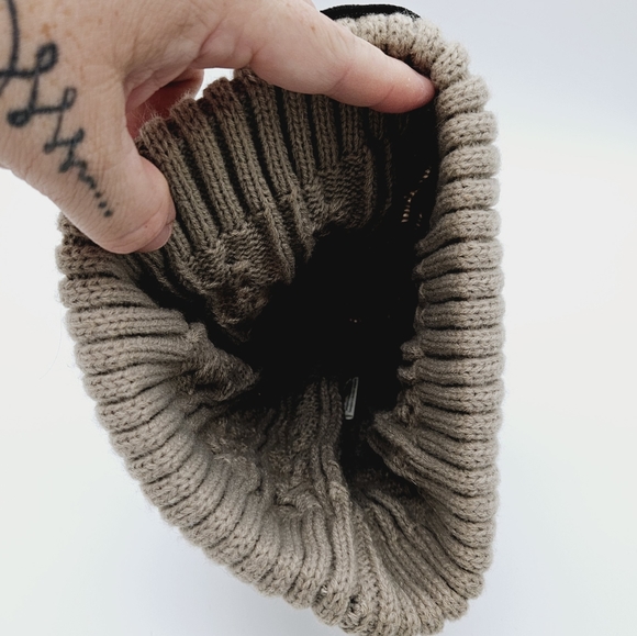 AJM | Twenty Nine North large patch pompom cable knit beanie toque winter hat - Picture 6 of 8